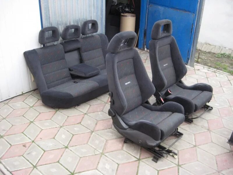 Сиденья омега б. Сиденья Recaro Opel Omega. Сиденья на Opel Omega. Сиденья передние Опель Омега Recaro. Опель Омега а рекаро 3000.