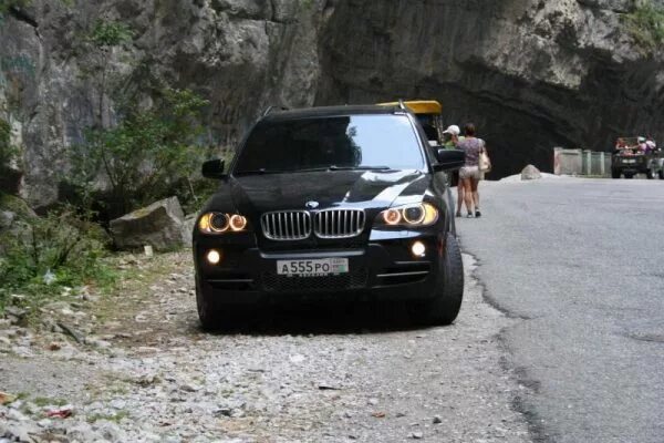 Авто сухуми. BMW m5 Абхазия. БМВ х5 Абхаз. Машины в Абхазии. Автомобили в Абхазии.