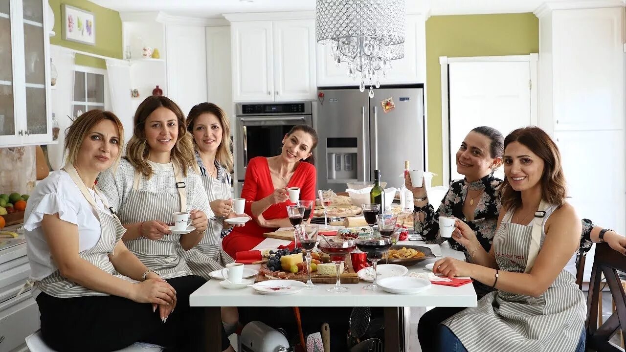 Эгина кухня. Эгине ютуб. Heghineh фото. Heghine Cooking Armenia. Эгине канал на русском ютубе последнее