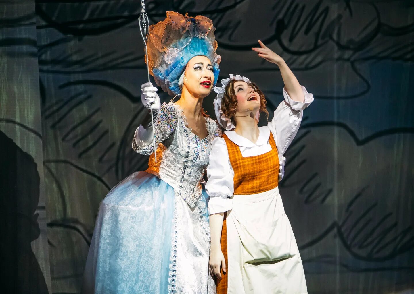 Рейтинг лучших спектаклей петербурга. Третий для полного счастья спектакль. Рейтинг лучших спектаклей петербурга. Опасные связи театр моссовета. Рейтинг лучших спектаклей петербурга.