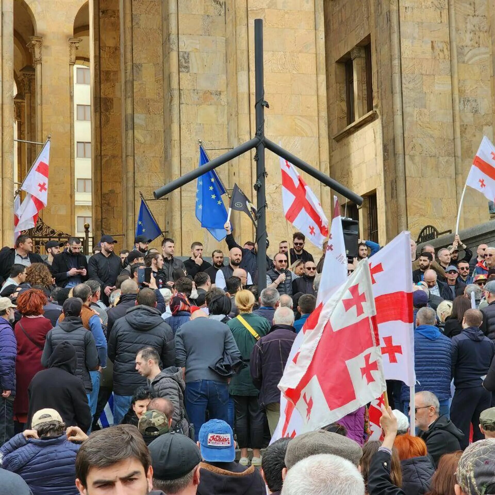 Отзывы грузии 2023. Протестное движение в России. Протесты в Грузии. Консервативное движение партия Грузии. Протестные движения в Грузии против России.