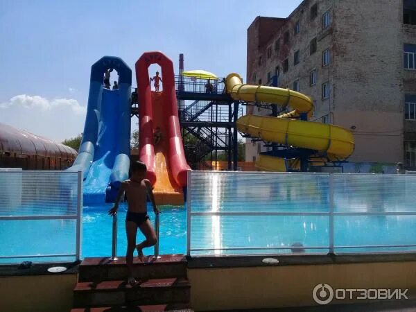 Аквапарк голден клаб астрахань. Аквапарк астрахань адрес. Аквапарк в волжском 2022. Аквапарк на августовской астрахань. Аквапарк астрахань адрес.