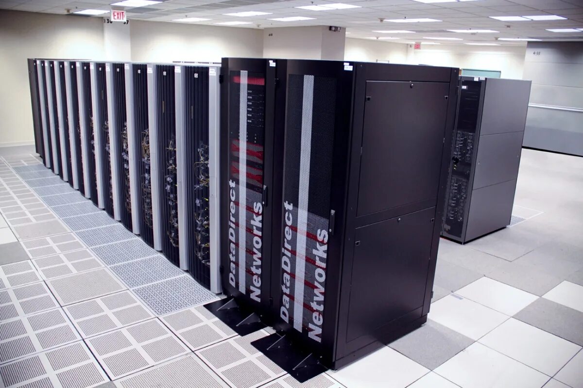 Компьютеры 5 поколения. Суперкомпьютер Blizzard. Суперкомпьютер Тесла. ЭВМ суперкомпьютер. Frontera суперкомпьютер.