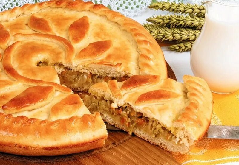 Рецепт пирога с капустой из дрожжевого теста. Пирог с капустой из дрожжевого теста. красивый пирог с капустой из дрожжевого теста. дрожжевой пирог с капустой. открытый дрожжевой пирог с капустой.
