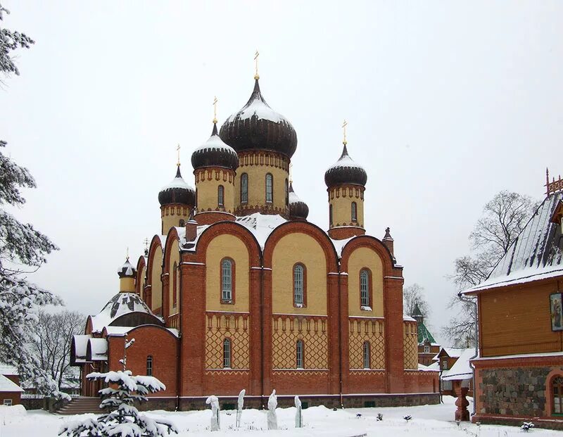 пюхтинский монастырь монастырь. пюхтицкий успенский женский монастырь. пюхтицкий успенский монастырь. пюхтицкий успенский монастырь в эстонии. куремяэ монастырь.