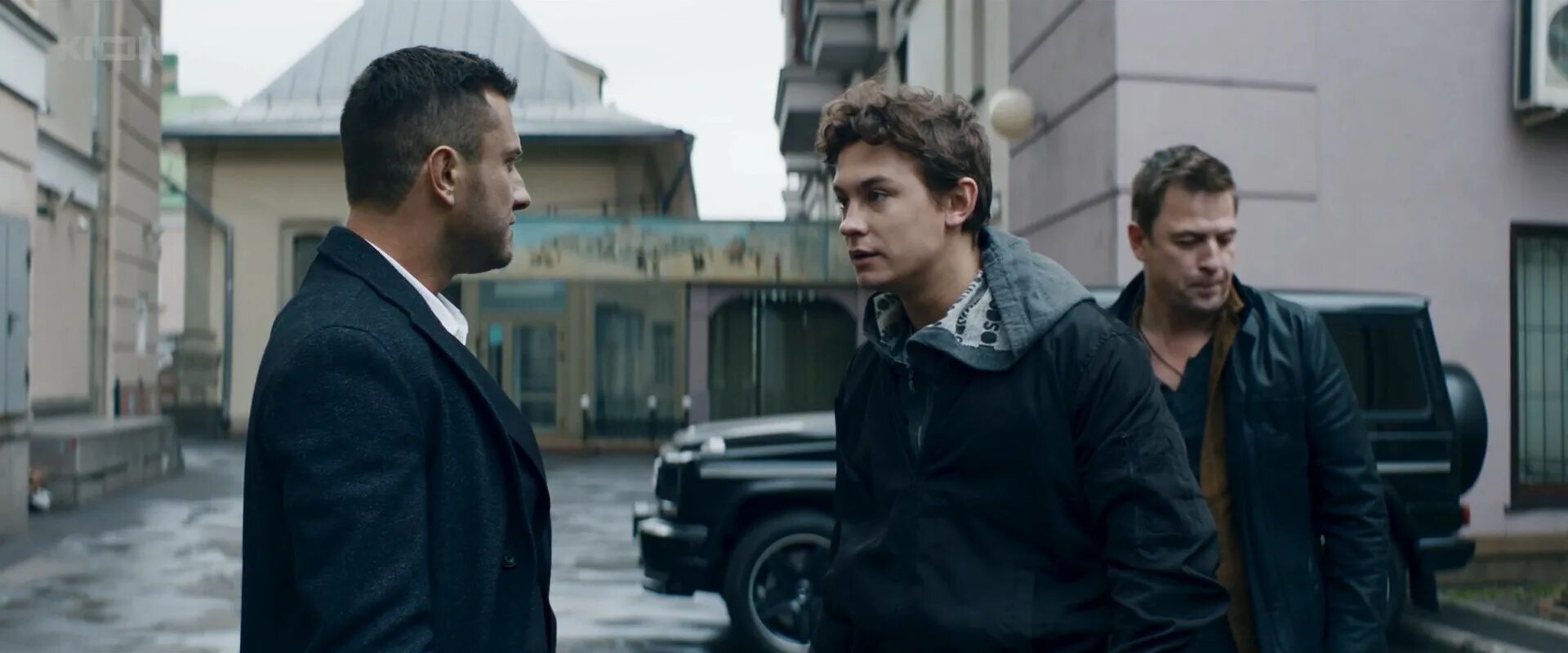 Дело по вызову. Кадр из сериала &quot;жизнь по вызову&quot; (2025) #. жизнь по вызову сериал 2025. жизнь по вызову сериал 6 серия. сериал с прилучным 2025 жизнь по вызову.