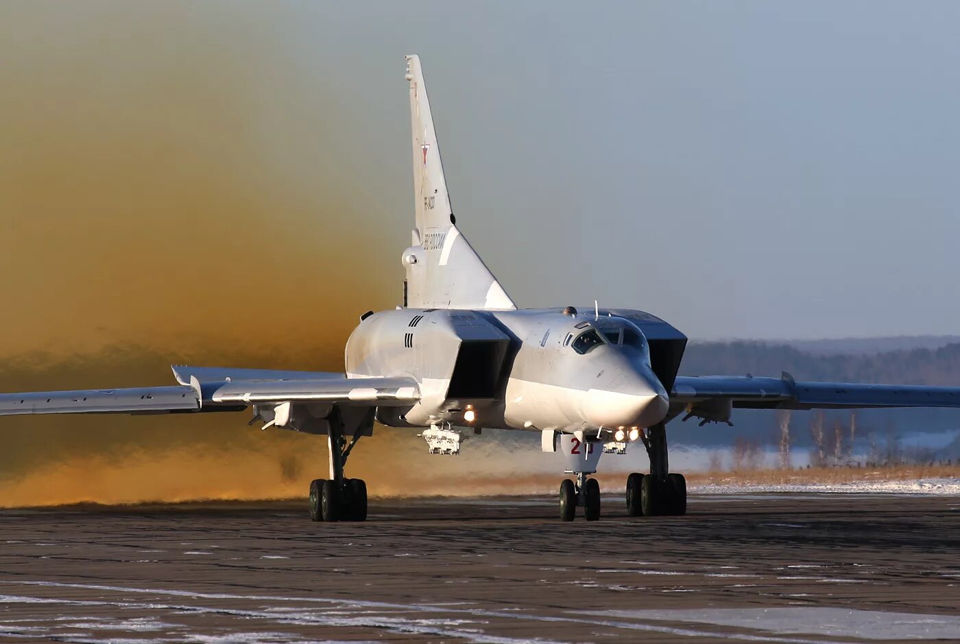 Ту-22м3. Бомбардировщик ту-22м3. Ту-22м3 сверхзвуковой самолёт. Бомбардировщик-ракетоносец ту-22м3.