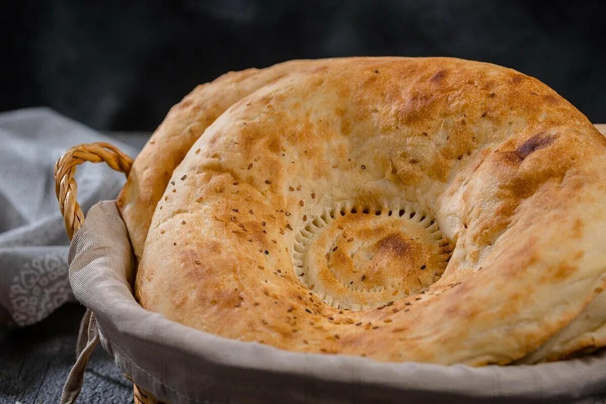 Хлеб чурек армянский. Лаваш хлебобулочные изделия. Лаваш хлебобулочные изделия. Лаваш хлебобулочные изделия. Хлебная лепешка.