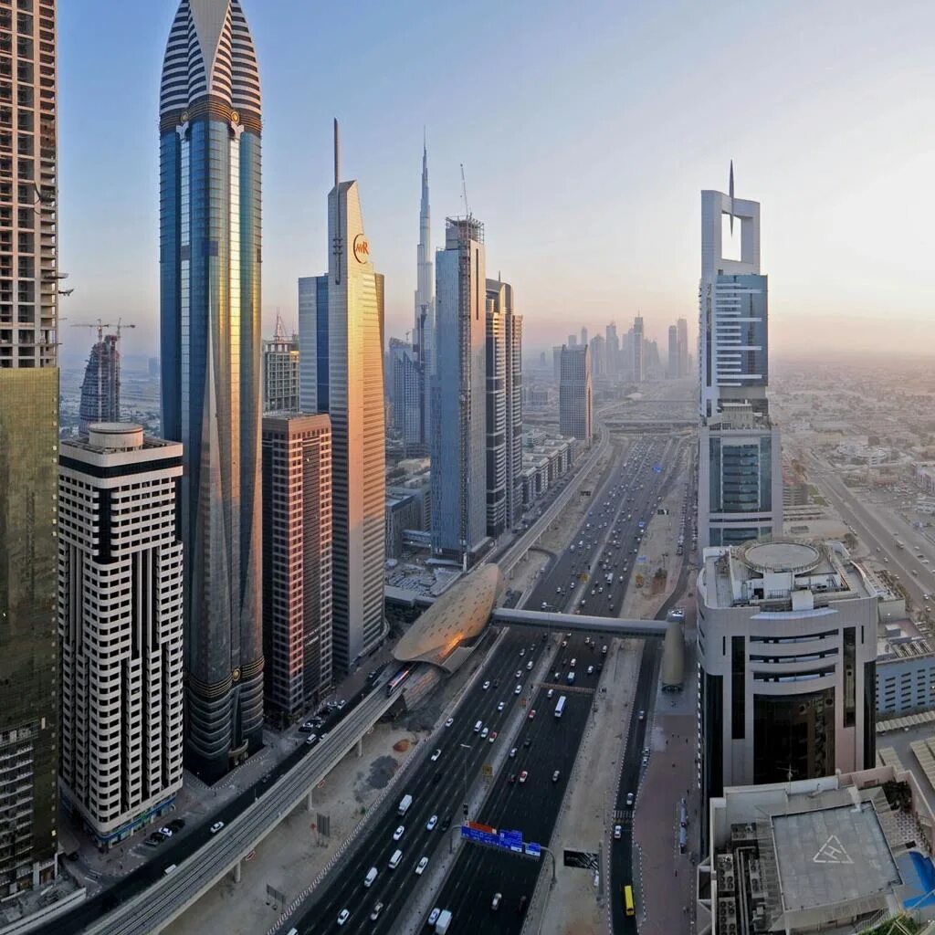 Шейх заед роуд. Sheikh Zayed Rd Дубай. Шейх заед роад башни Близнецы. Самый современный город в мире. Дубайский айфон