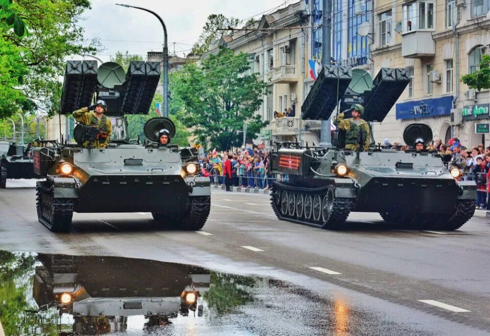 9 мая новороссийск. Парад Новороссийск 9 мая 2019. Парад 9 мая в Новороссийске. Парад техники Победы в Новороссийске. Парад в Новороссийске 9 мая 2022 года.