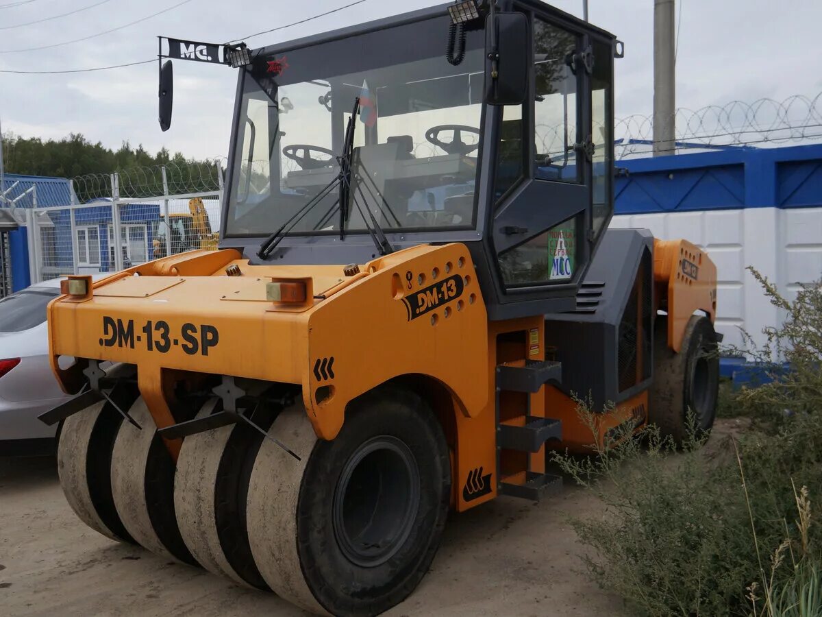 погрузчик волжанин дм-34. дм-09 снегопогрузчик. снегопогрузчик лаповый дм 09. дм машины. снегопогрузчик шнекороторный снп-18.