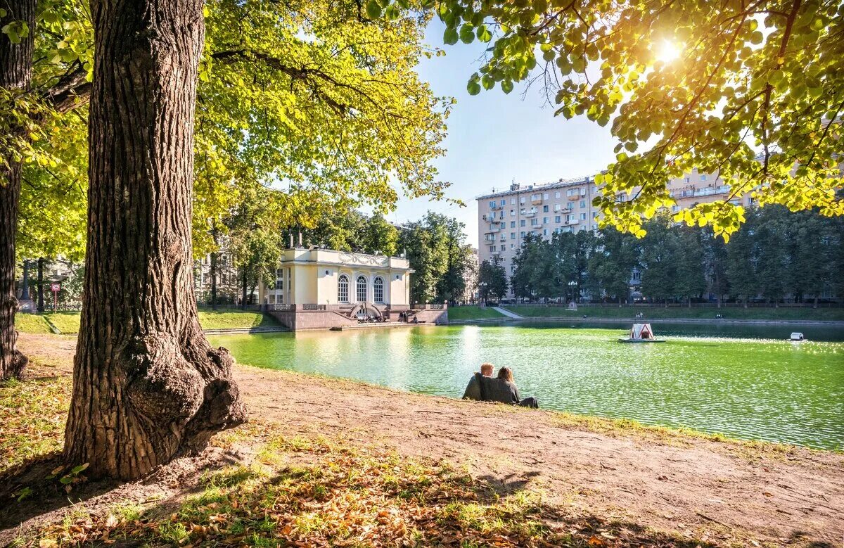 Парк Патриаршие пруды Москва. Патриаршие пруды достопримечательности. Патриаршие пруды Сеченова. Сад Эрмитаж Патриаршие пруды. Чем известны патриаршие пруды