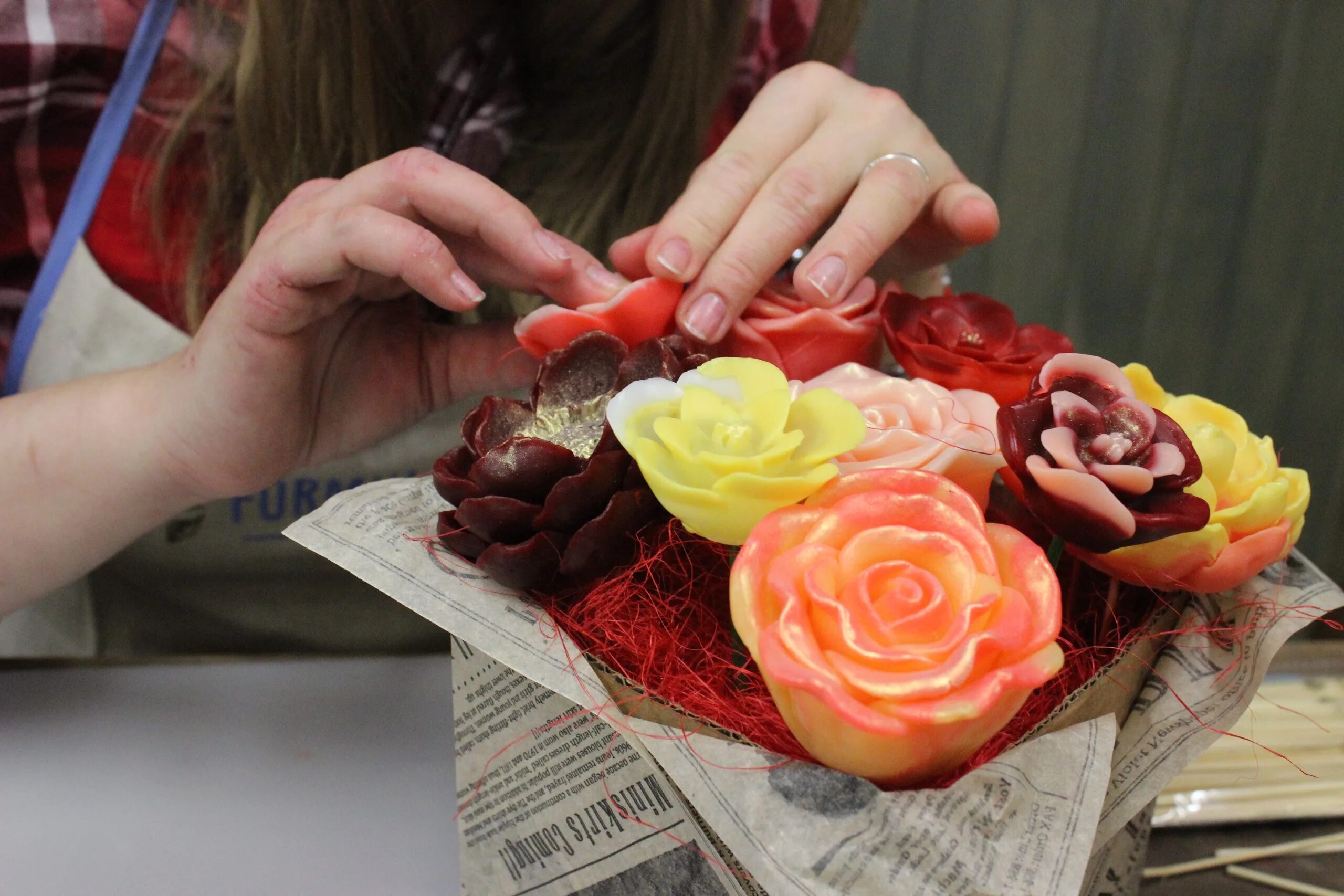 Букет из мыльных цветов. Мыльный букет. Мыльный букет. Мыльные цветы. Мыльные букеты камелия.