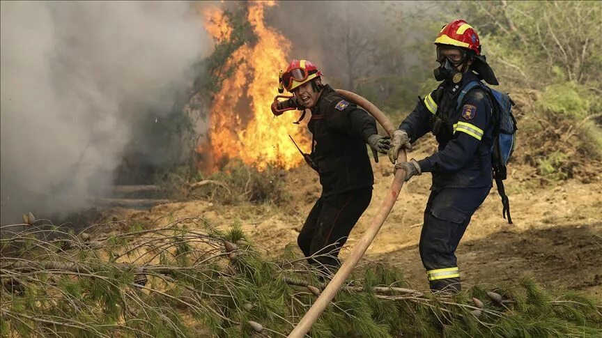 Греция новости пожар. Controlled Fire area. How to Control Wildfire. Greek Fire Byzantine Flamethrower. Fire unit