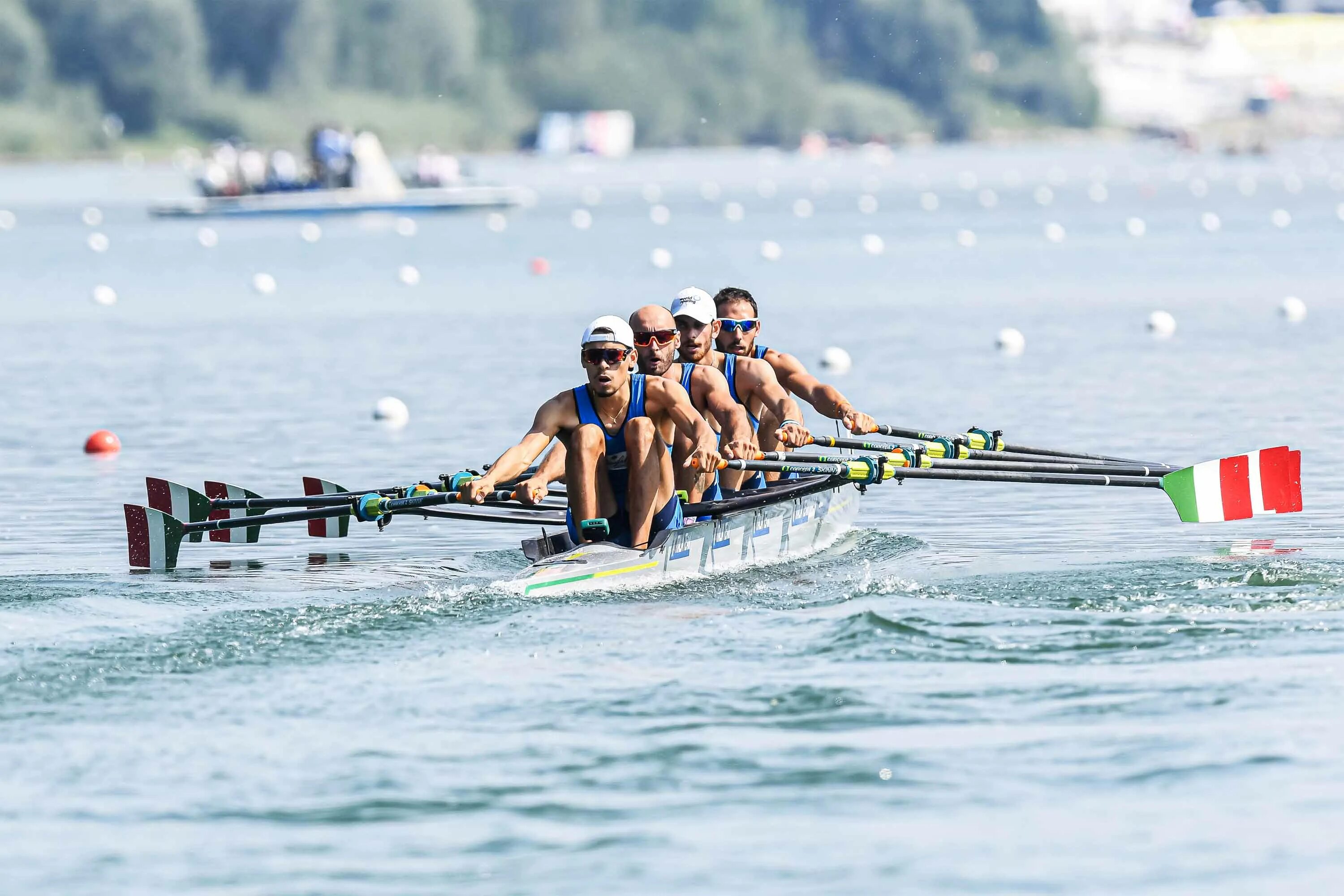 Rowing training. Rowing. powerbreathe in rowing. db rowing. rowing pics.