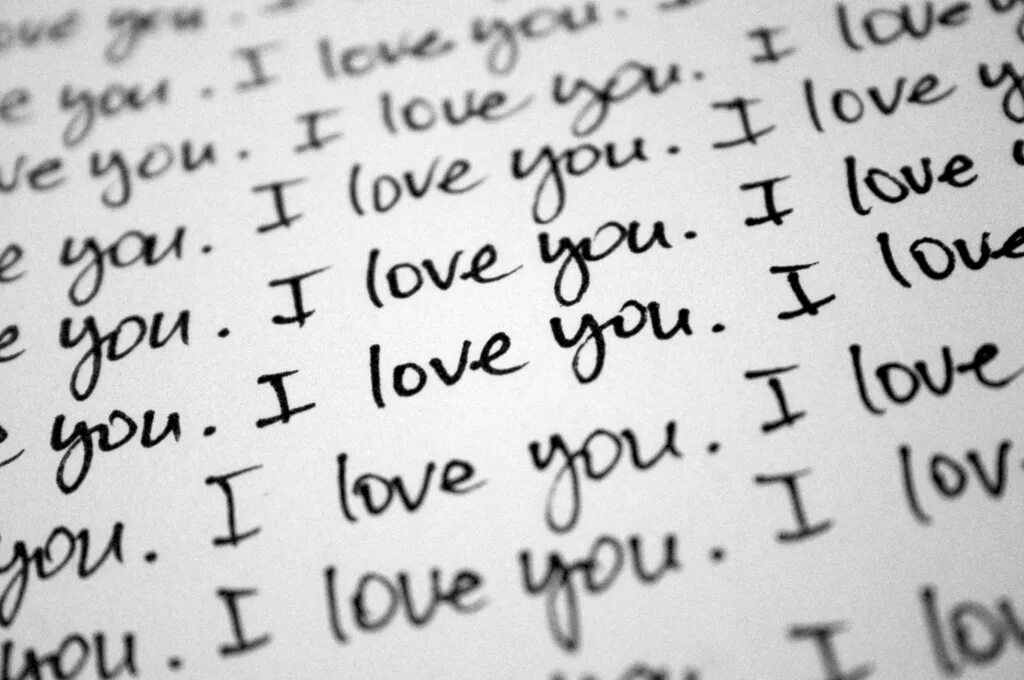 Много раз текст. Много надписей я тебя люблю. i love you на листке много раз. много надписей i love you. лист для надписи.