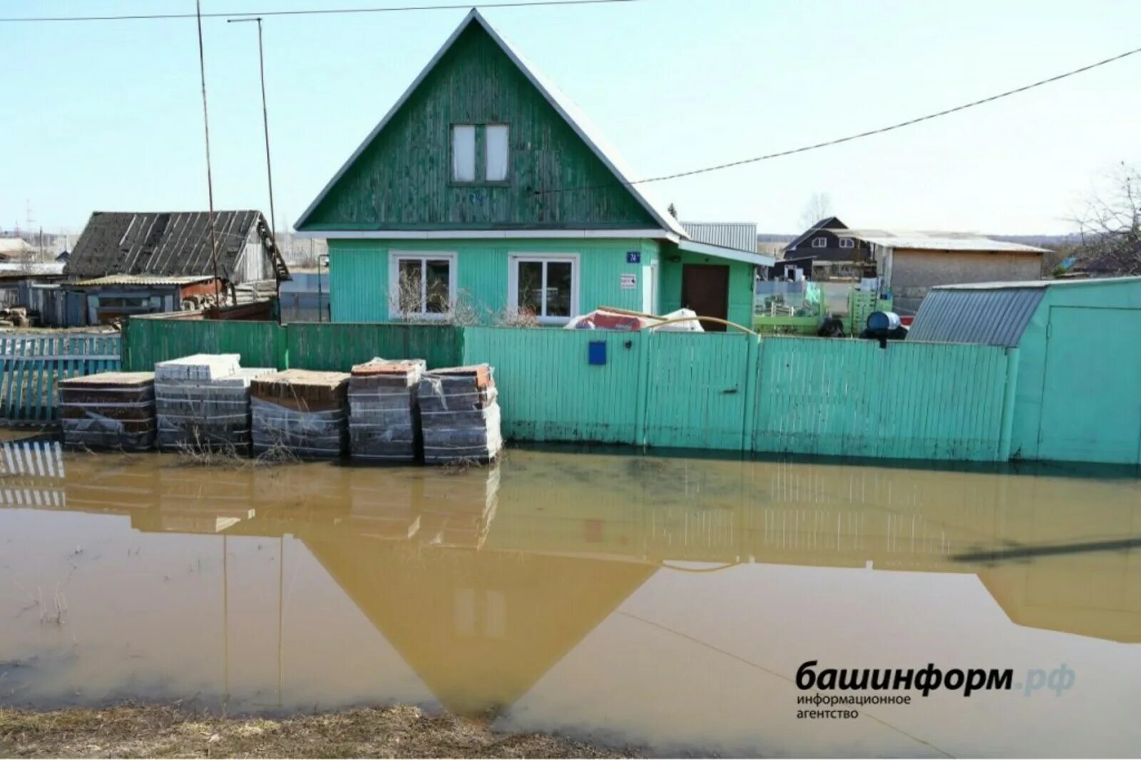 Паводок в башкирии на сегодня 2024. Потоп Кооперативная Поляна Уфа. Кооперативная Поляна Уфа. Затопленная Поляна. Паводок 2007 год Уфа Кооперативная Поляна.