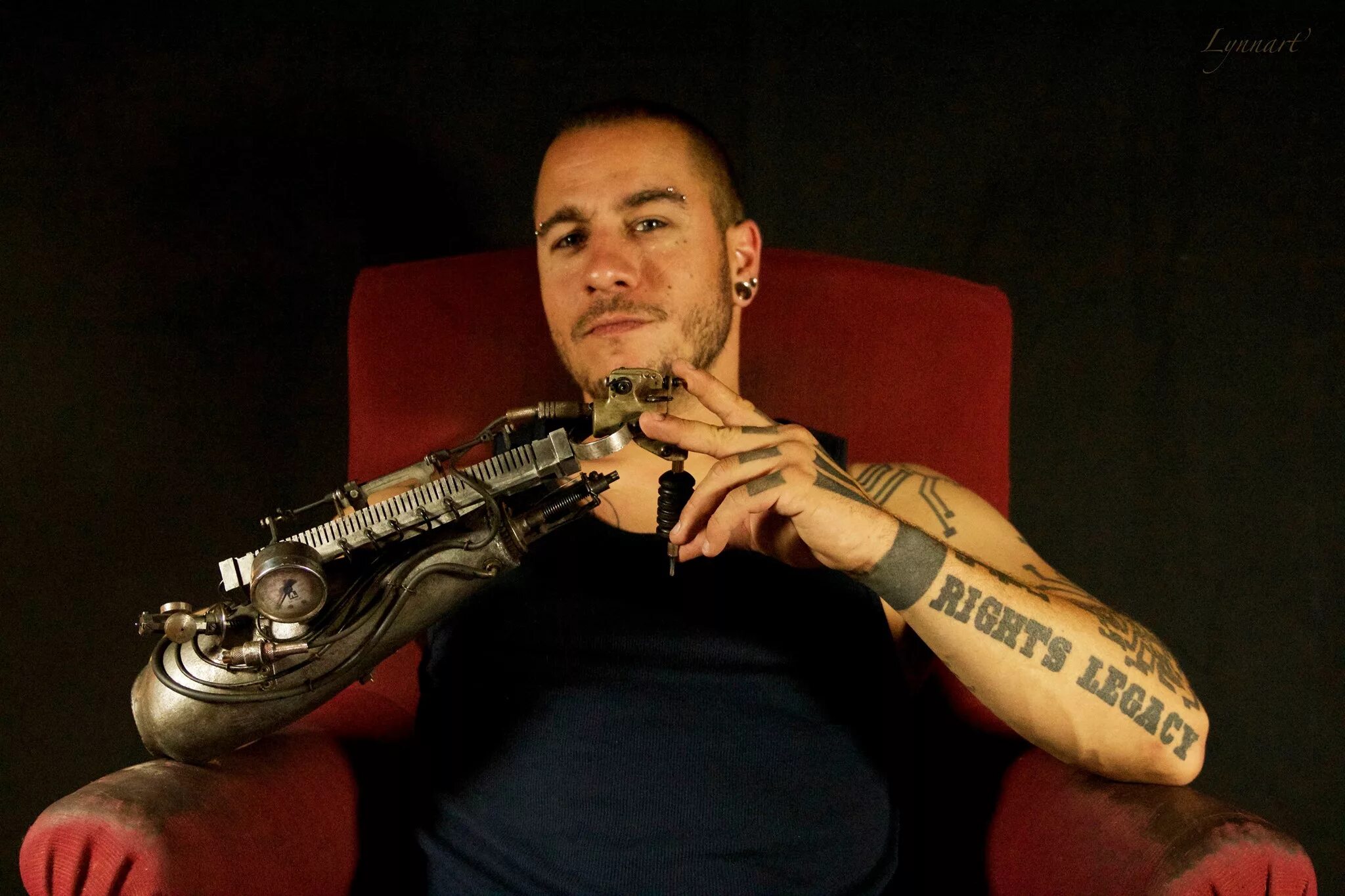 дуэйн джонсон фото. деревянные скульптуры городов james mcnabb. самый крутой из мастеров 7 букв. самый крутой из мастеров 7 букв. дизайнерские изделия из дерева.