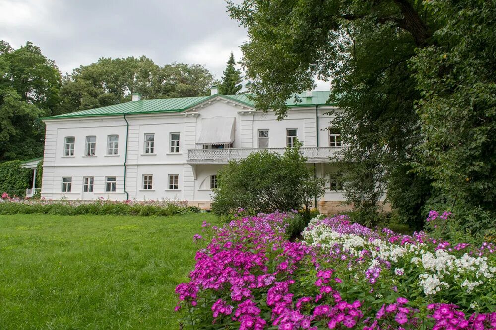 Где находится музей льва толстого. Музей-усадьба л н толстого ясная поляна. толстой усадьба ясная поляна. музей усадьба ясная поляна тула. поместье льва толстого ясная поляна.