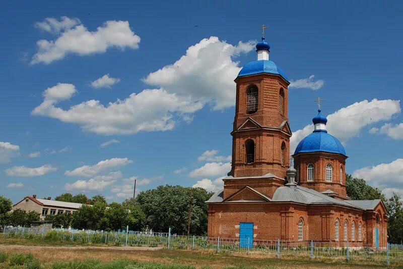 Погода село суха. Церковь Димитрия сухая Вязовка. Сухая Вязовка храм Дмитрия Солунского. Село сухая Вязовка Самарская область. Церковь села сухая Вязовка Самарская область.