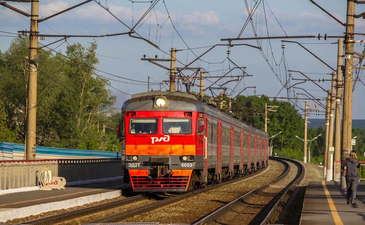 Станция шпалопропитка волгоград. Эр2к 1013 в депо. Поезд южный урал. Электричка эд4мк 0092. Эд4м 0351.