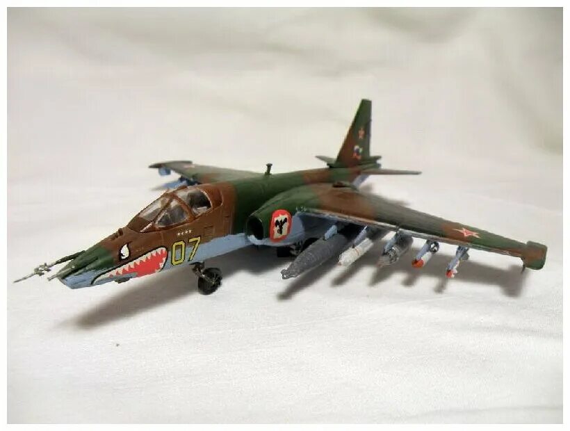 Су-25 звезда 1/72. Су 25 модель звезда 1/72. Су 25 звезда. Су-25 1/72.