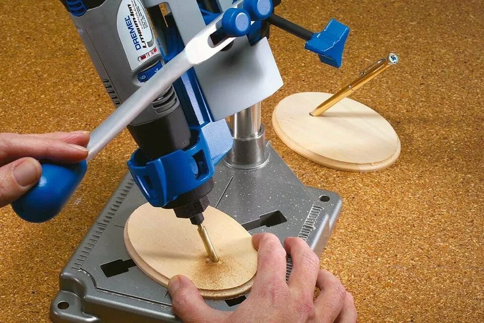 Что такое марзаны для дрелей и зачем. Стойка Dremel Workstation 220. Рабочая станция Dremel 220 Drill sta. Dremel стойка Dremel для сверления.