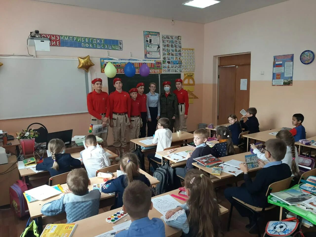 мкоу 5. 5 школа майский кбр. город прохладный кбр моу сош 5 учителя. 5 школа г. мкоу 5.