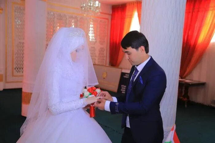 Таджикская свадьба. Свадьба русской и таджика. Фотосессия свадьба Таджикистан. Таджикские невесты. Таджикские т