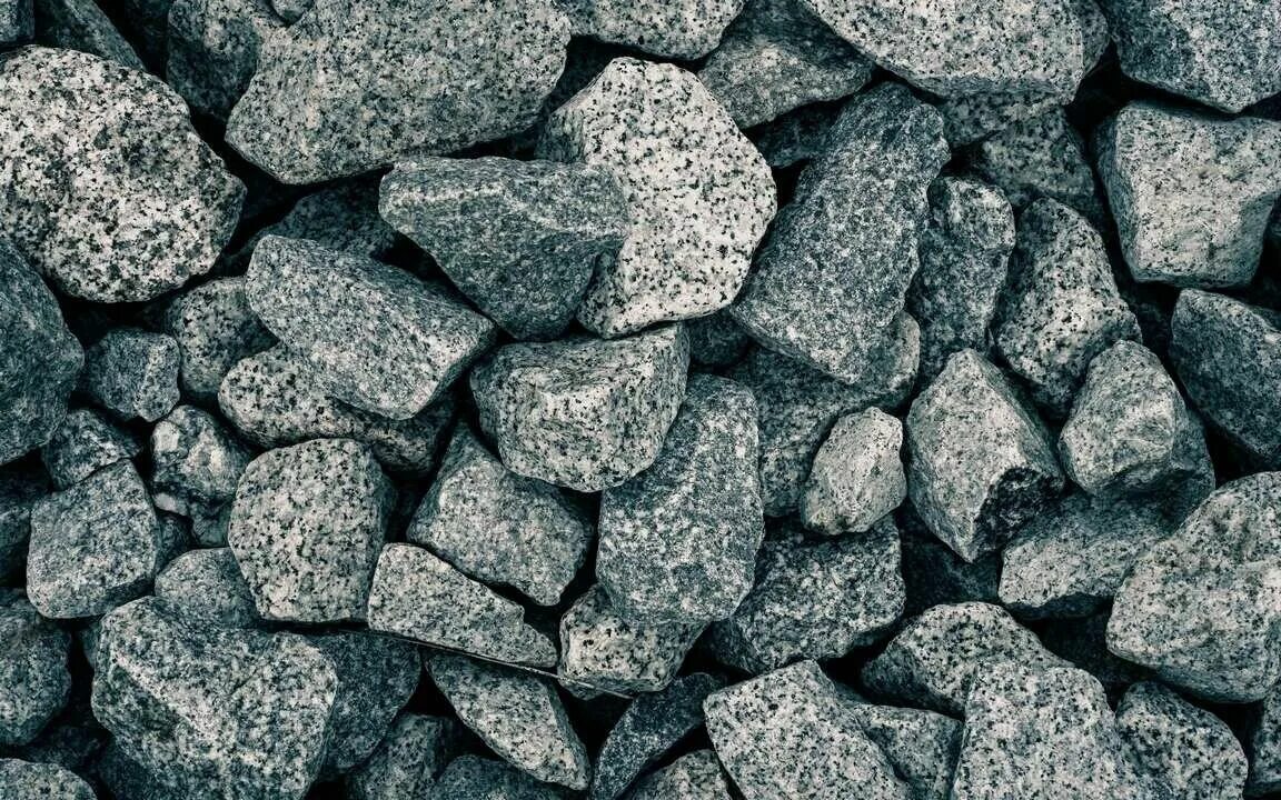 камень щебень. щебень гравийный 5-20 дорожки. гравий камень. щебень галька гравий. щебень гравийный 40-70.