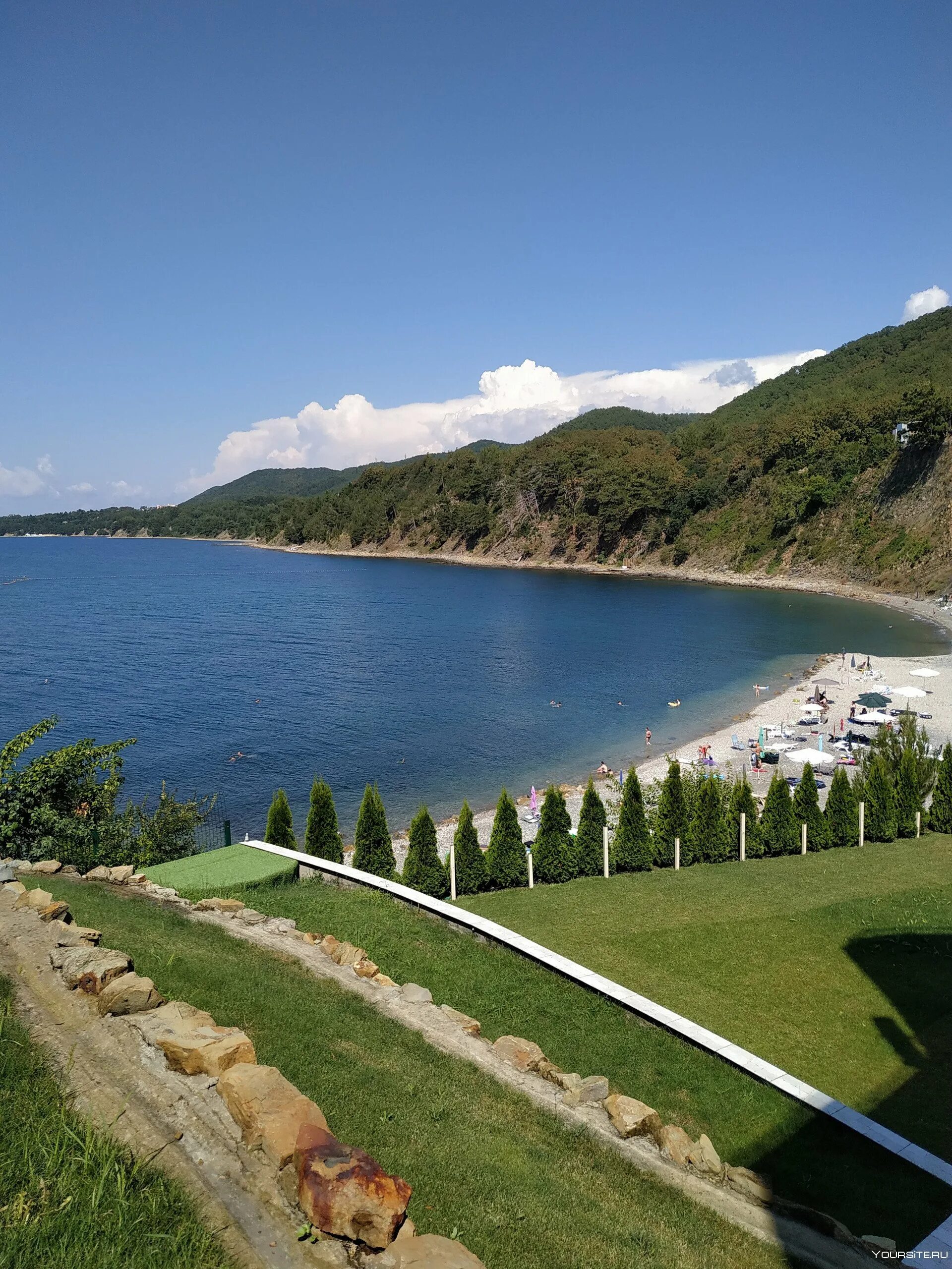 Пляж сосновый берег туапсинский район. Поселок сосновый берег туапсинский район. Пляж сосновый берег туапсинский район. Посёлок сосновый туапсинский. Сосновый краснодарский край туапсинский район пляж.