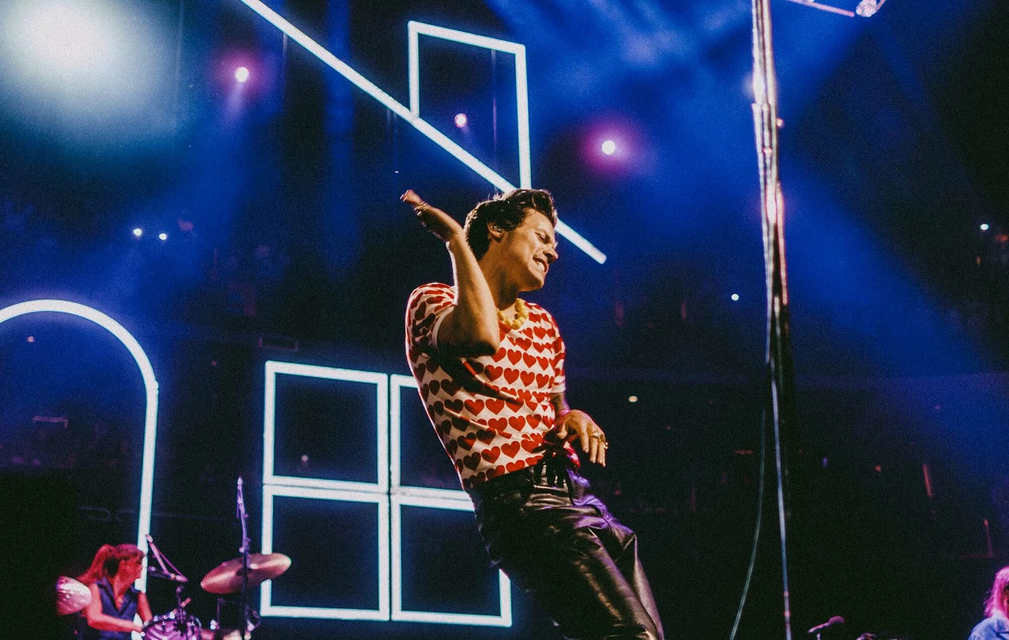 Satellite harry styles. Satellite harry styles. Satellite harry styles. Гарри стайлс сейчас 2022. Matilda harry styles lyrics.