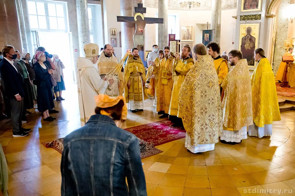 Царевича димитрия расписание. Храм царевича Димитрия священники. Храм царевича Димитрия Пасха.