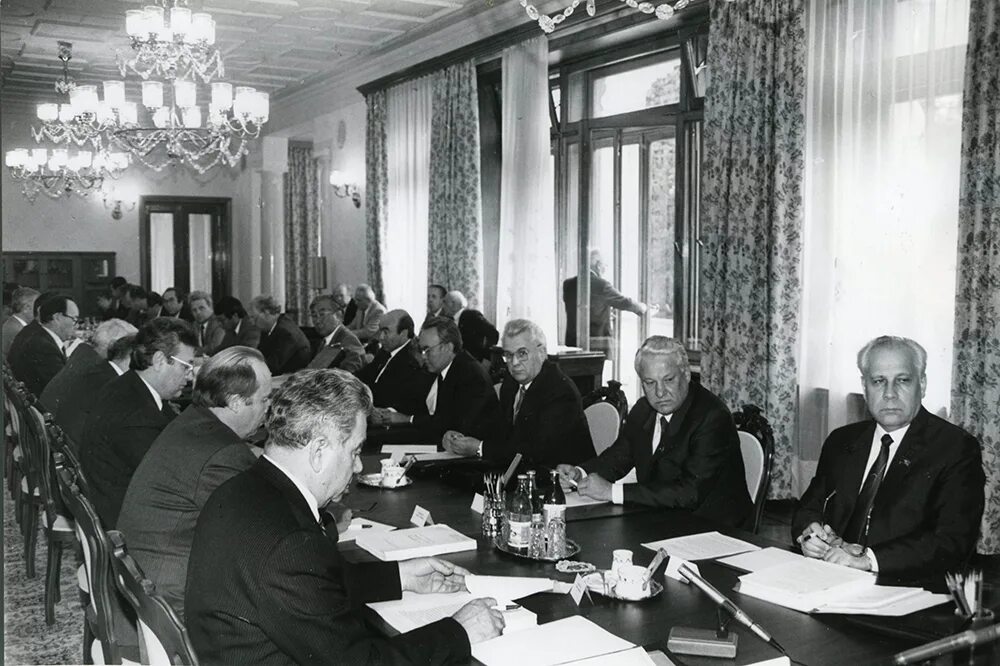 Судопроизводства союза сср и союзных. Горбачев ново огарево 1991. правительство горбачева 1991 года. союзный договор горбачева 1991 года. 1991 распад ссср михаил горбачев.