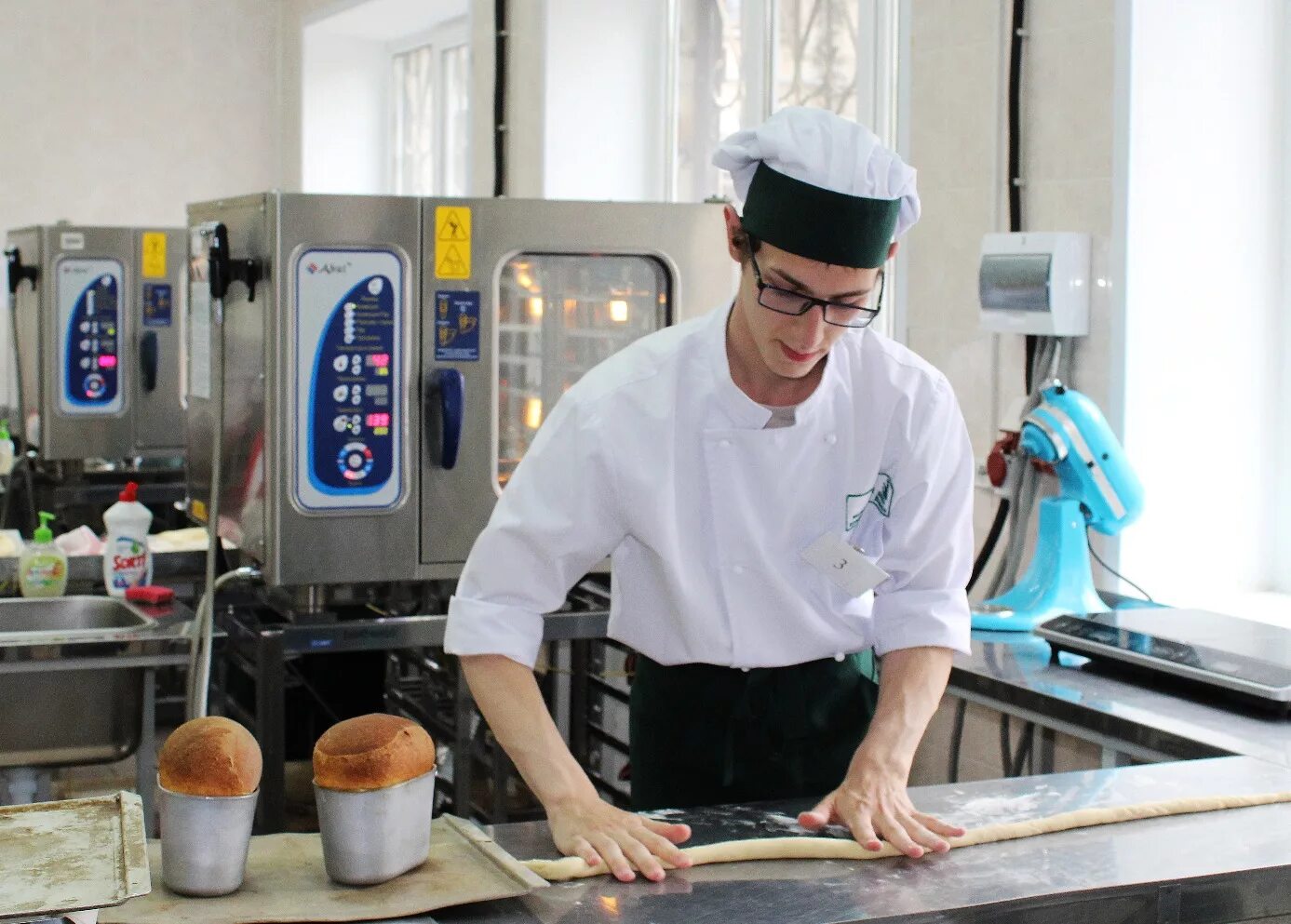 Ресторанный сервис и торговля. Колледж ресторанного сервиса. колледж ресторанного сервиса и торговли. волгоградский колледж ресторанного сервиса и торговли. колледж ресторанного бизнеса волгоград.