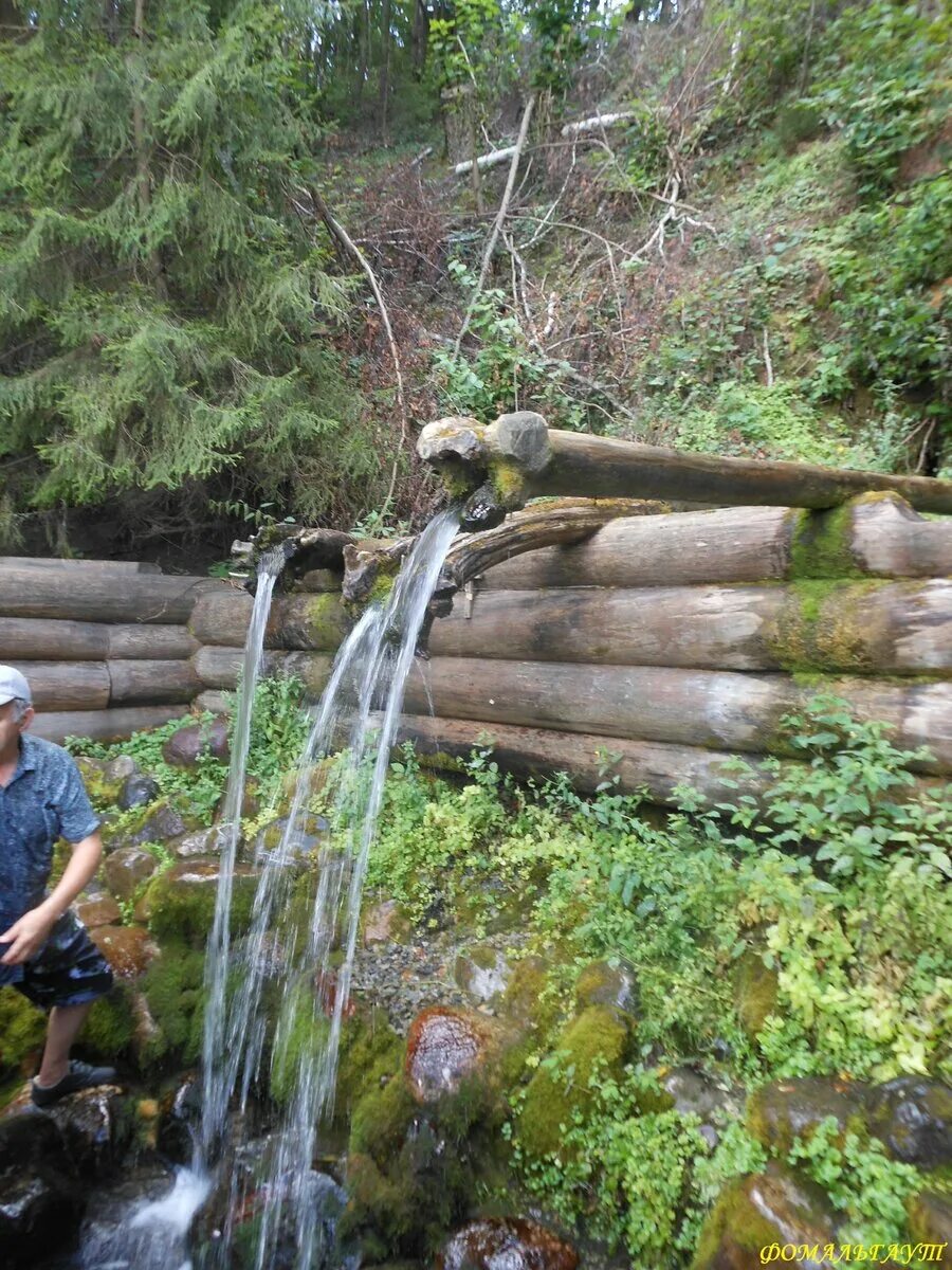 Родники сергия. Водопад Гремячий ключ Сергиев Посад. Сергиев Посад купель Гремячий. Родник Сергия Радонежского Гремячий ключ. Гремячий ключ Сергиев Посад 2023.