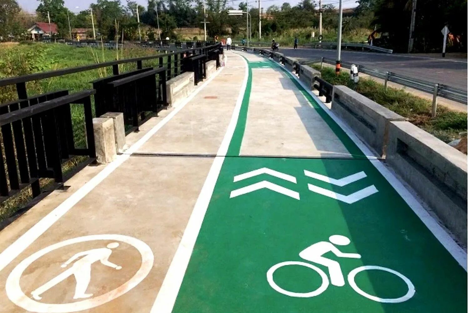 Bidirectional Bike Lanes. Bikepath vs Bike Lane. - Turning car Lanes into Bike Lanes. Bike lane