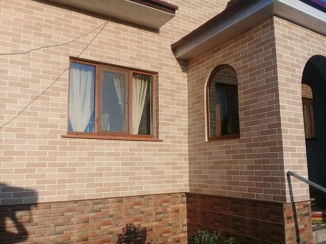 декоративные панели амк. панель венеция альта песчаный. микс 410 амк фасад. гибкий кирпич на сетке. амк фасадная система монтаж.