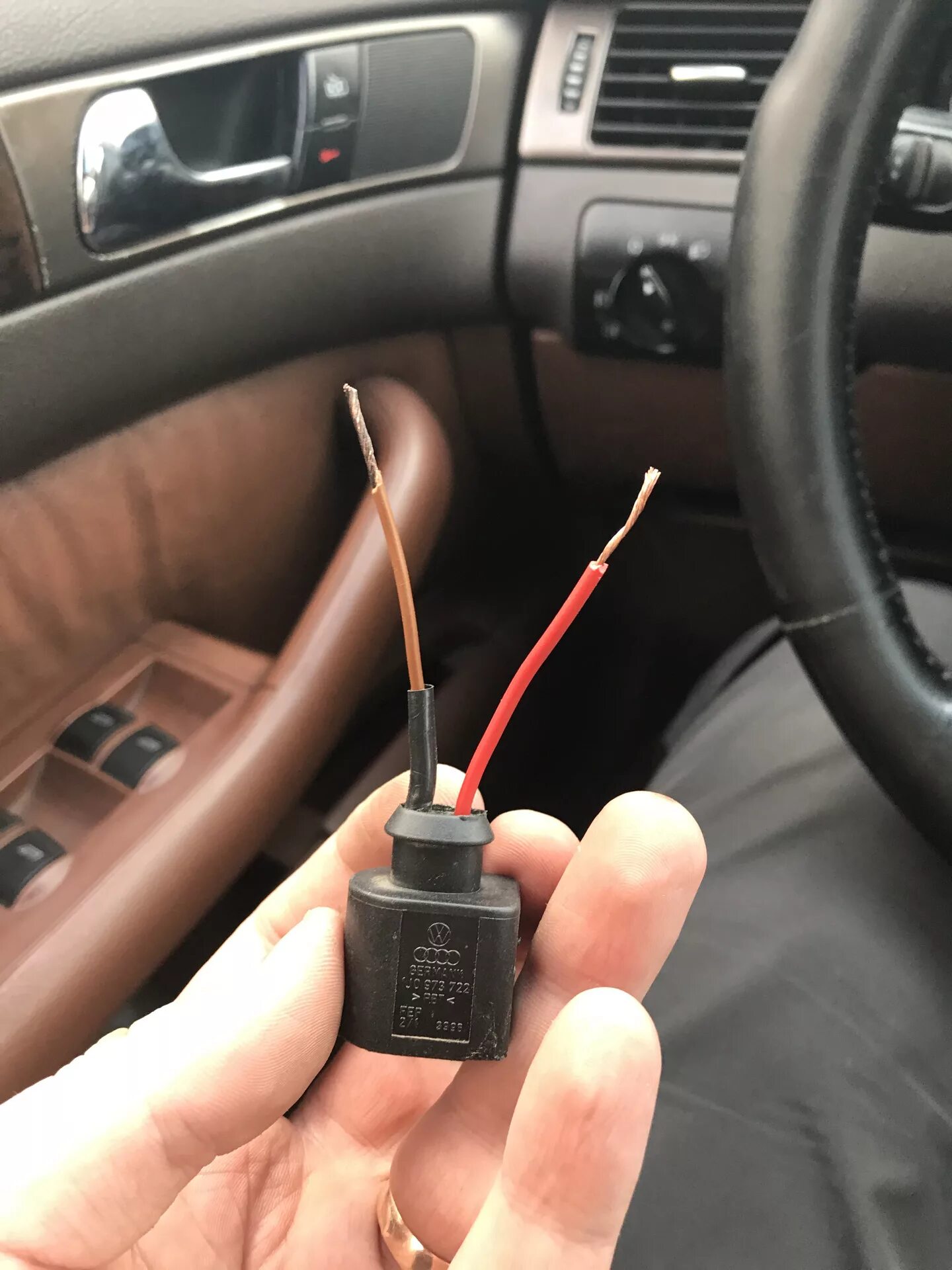 разъемы сидений ауди а6. ауди а6 с5 усилитель bose. разъем противотуманных фар ауди а6 с5. Audi a2 разъем на магнитолу. штатная проводка магнитолы ауди 100 с3.