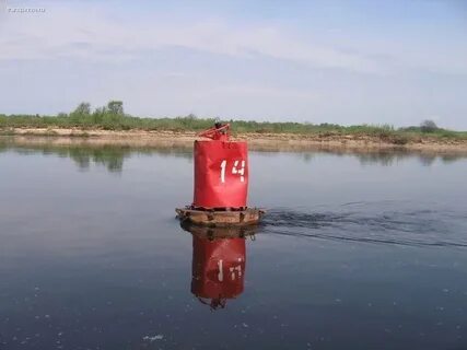 Красный буй