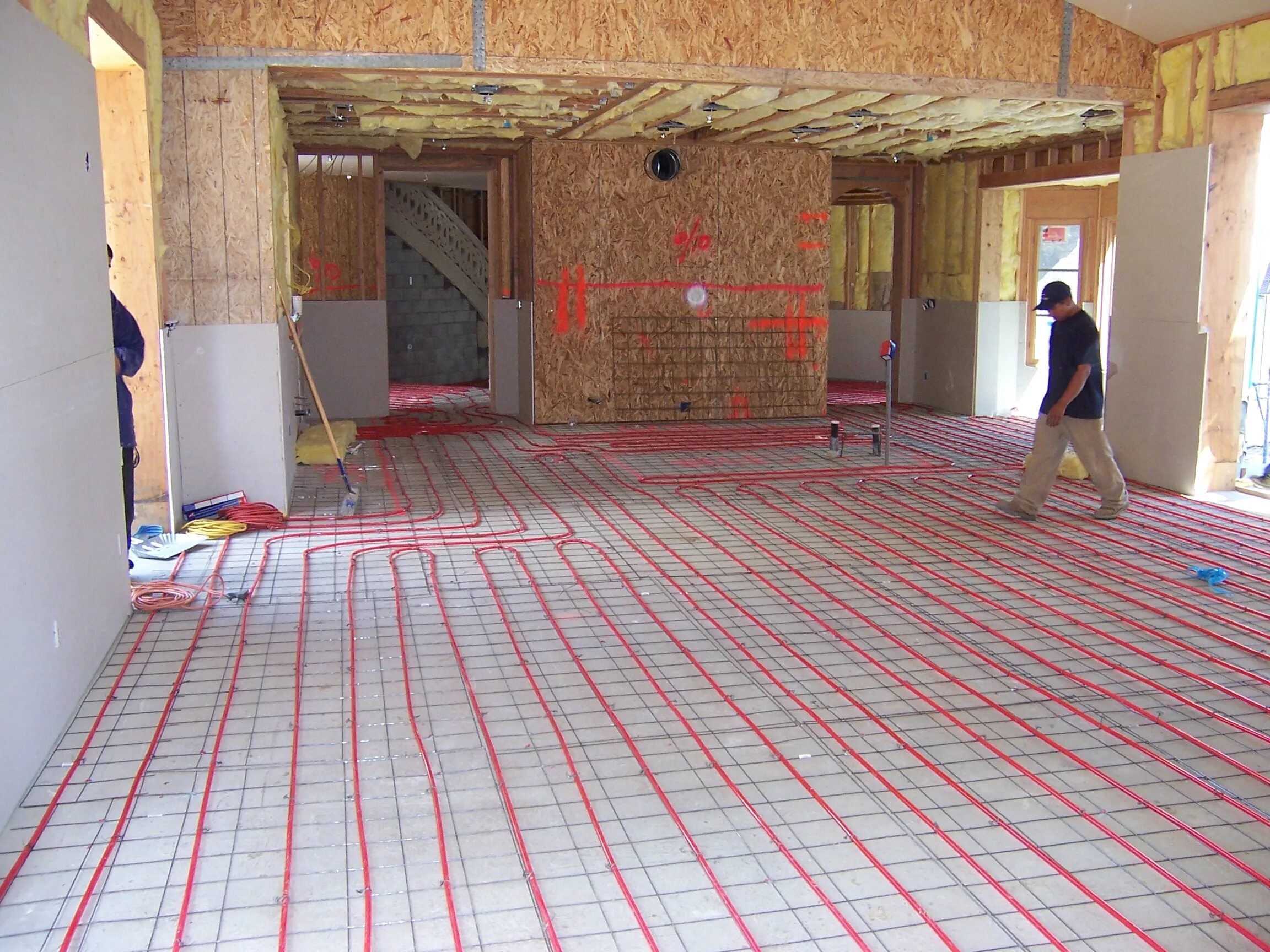 Теплый пол самотеком. Теплый пол на второй этаж деревянного. Теплые полы 2 этаж. Отопление по полу в новостройке. Теплые полы 2 этаж.