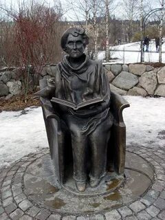 Памятники авторам книг