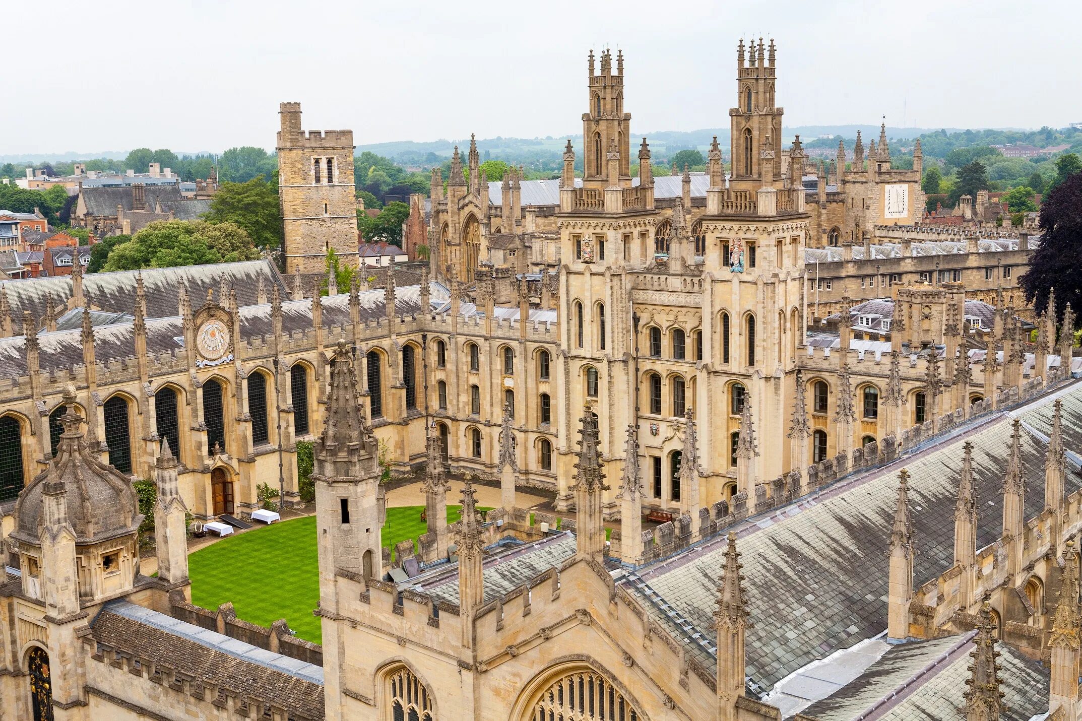 Oxford university town. Оксфорд университет. Оксфордский университет (University of Oxford), Великобритания студенты. Оксфорд Англия. Оксфордский университет 1117.