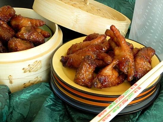 Сварить куриные лапки вкусно. Куриные лапки в соевом соусе. куриные лапки по-китайски с соевым соусом. шашлык из куриных лапок. куриные лапки в соусе.