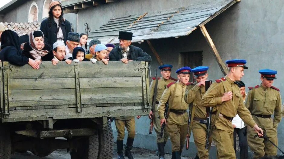 Переселение крымских. Депортация народов крыма 1944. депортация крымских татар в 1944. 18 мая депортация крымских татар. крымские татары выселение 1944.