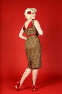 Betty Page dress Tatyana Pencil Retro Fashion, Vintage Fashion, Vintage Cou...