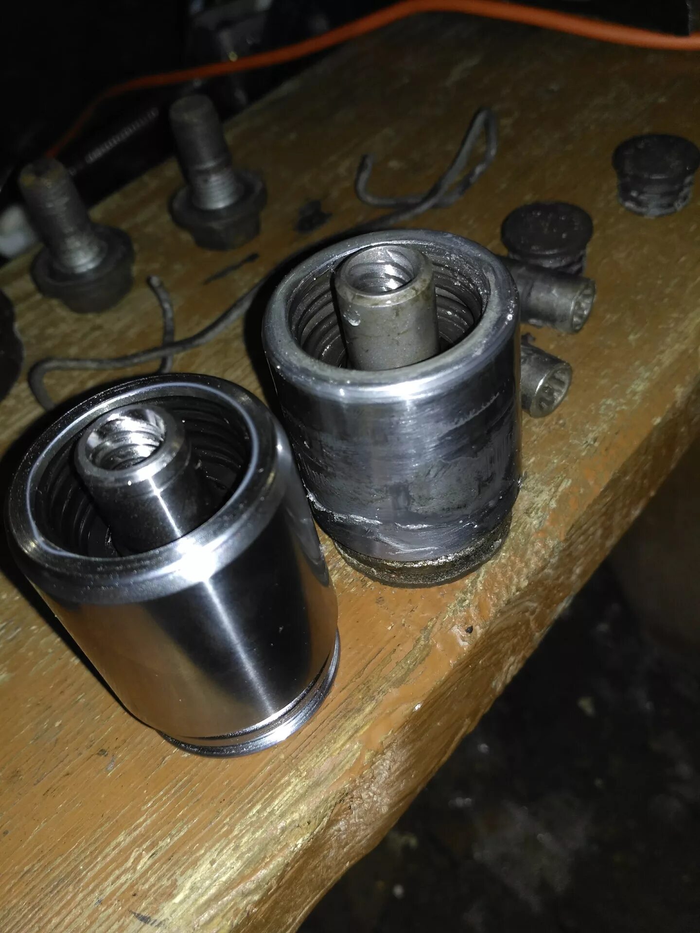 Переборка заднего суппорта рено сценик 2. Меган 2 поршень заднего суппорта. Поршень заднего суппорта меган 2. Пыльник заднего суппорта рено сценик 2. Рено лагуна 3 переборка заднего суппорта.