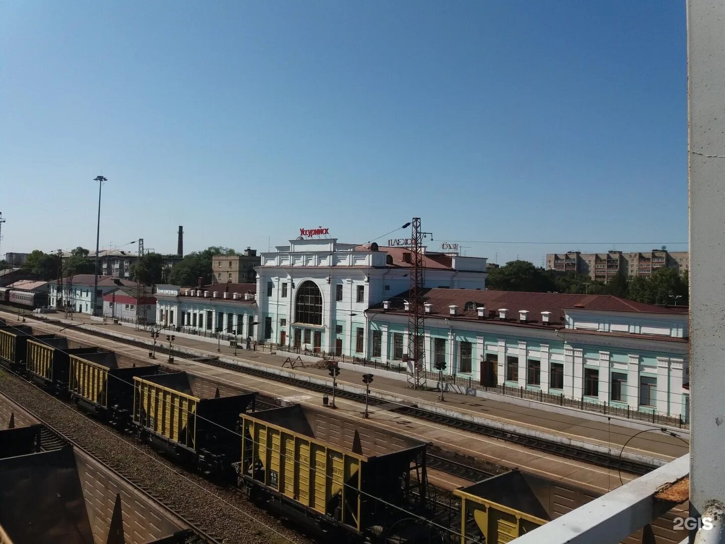 Жд уссурийск телефон. Ж/Д вокзал Уссурийск. ЖД станция Уссурийск. Железнодорожный вокзал станции Уссурийск. РЖД вокзал Уссурийск.