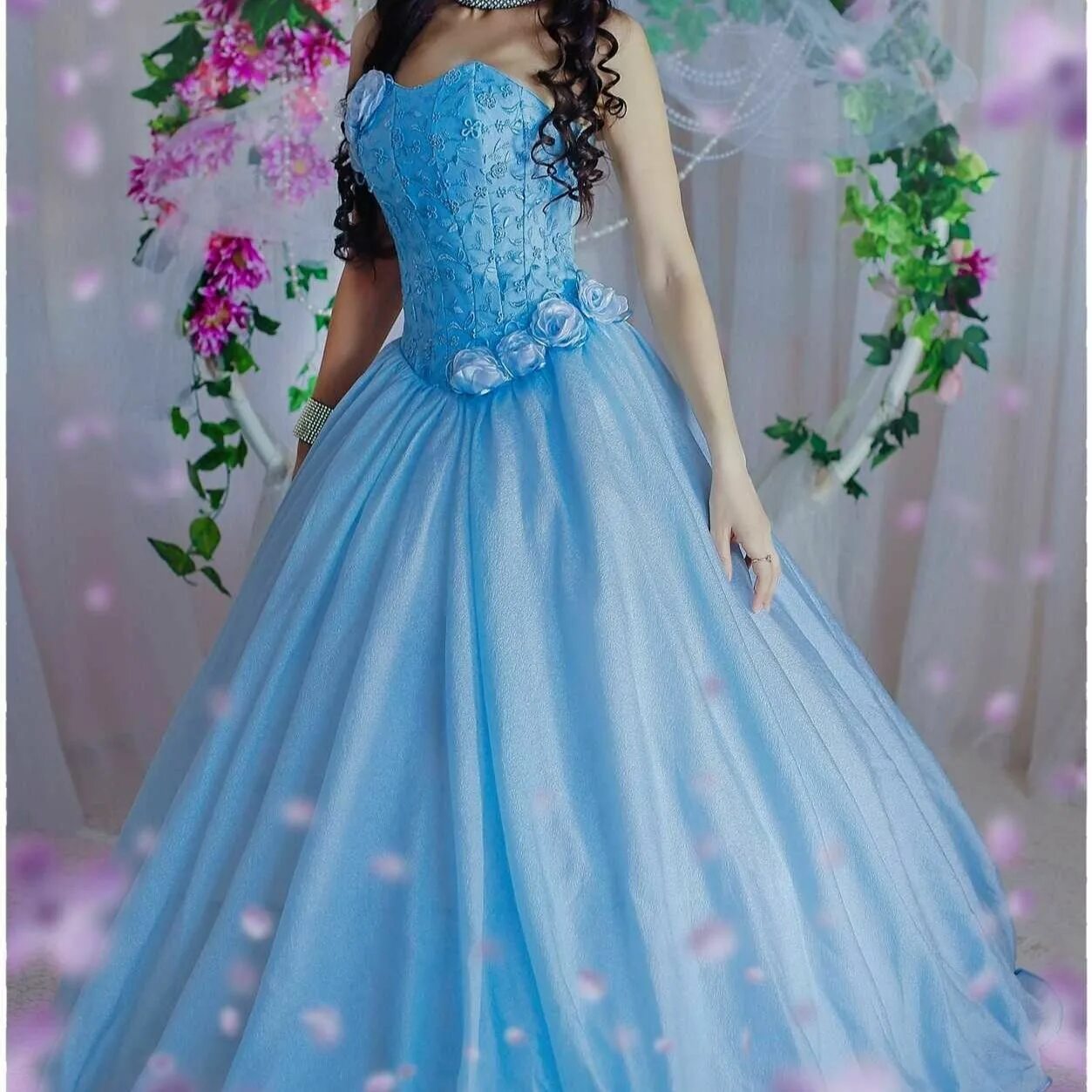 Виттория квин белое платье 13723. Красивые фирменные платья. Недорогие платья напрокат в москве. Недорогие платья напрокат в москве. Недорогие платья напрокат в москве.