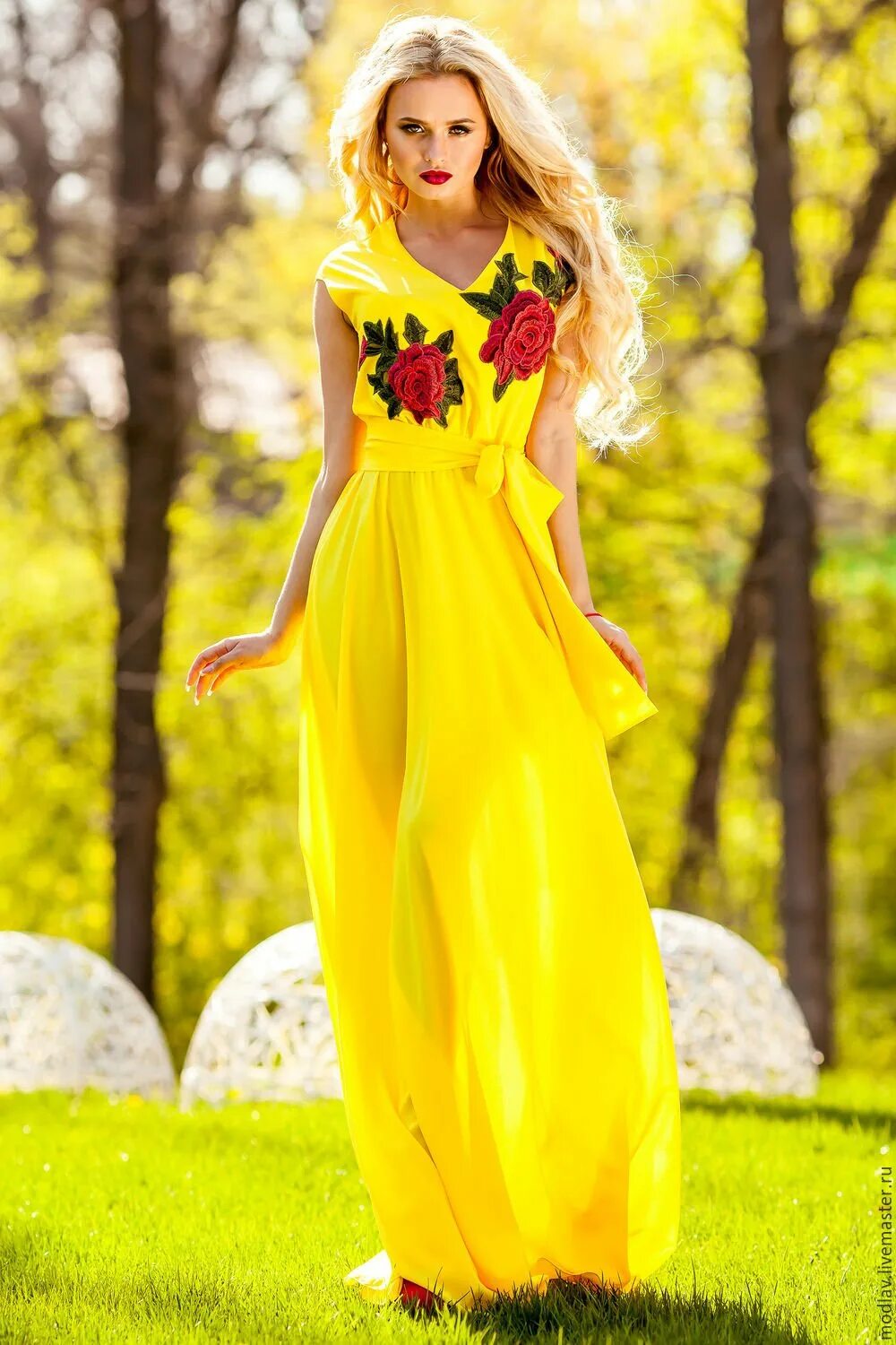 Желтое платье. Яркое платье. Красивые яркие платья. Девушка в желтом платье. Желтая краса